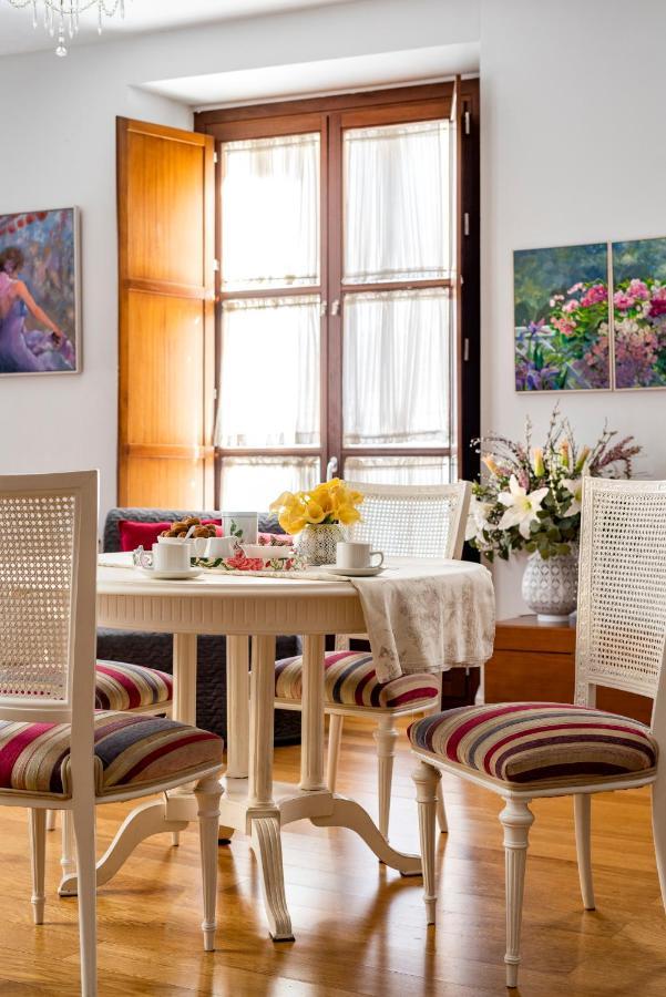 Cathedral Apartment, First Floor Севілья Екстер'єр фото