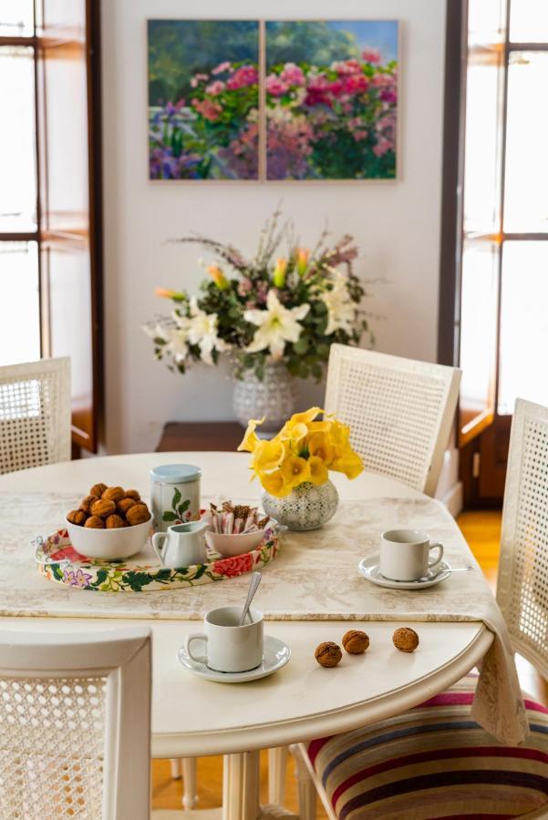 Cathedral Apartment, First Floor Севілья Екстер'єр фото