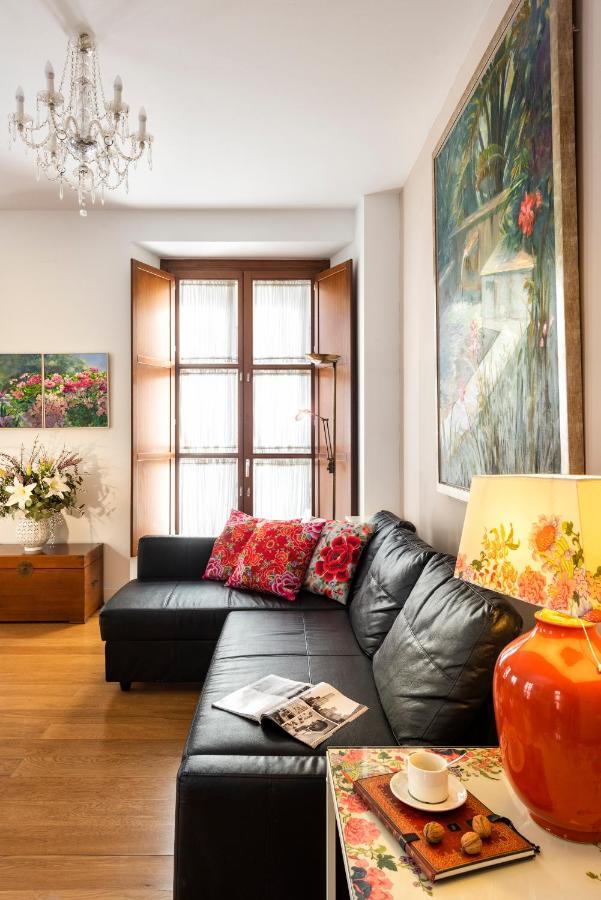 Cathedral Apartment, First Floor Севілья Екстер'єр фото
